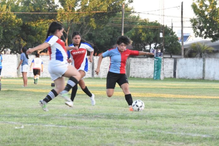 Lee más sobre el artículo Fútbol femenino: tuvo lugar la primera jornada