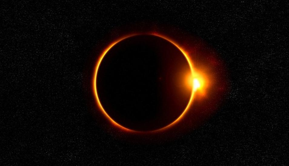 Lee más sobre el artículo Eclipse solar en la Argentina: seis provincias quedarán en penumbras en pleno día