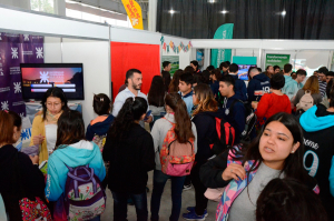 Lee más sobre el artículo Comenzó la Feria de Carreras en Reconquista “Viví tu Elección 2020”