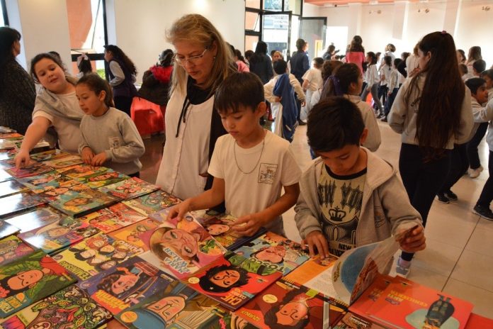 Lee más sobre el artículo Más de 7000 personas visitaron la Feria del Libro de Avellaneda
