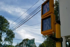 Lee más sobre el artículo Instalaron el primer semáforo sonoro en Reconquista