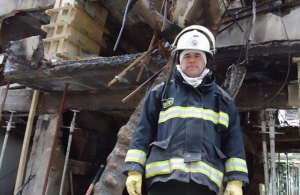 Lee más sobre el artículo La historia del experimentado bombero verense que viajará al Amazonas