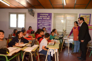 Lee más sobre el artículo El Intendente Vallejos hizo entrega del FAE a instituciones educativas de la ciudad