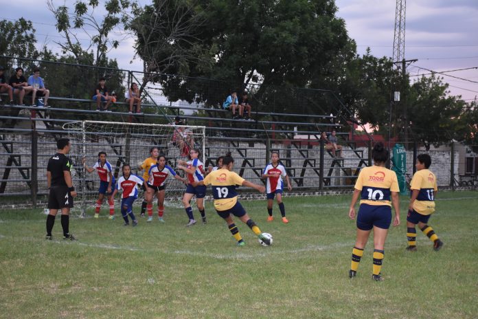 Lee más sobre el artículo Llega la primera copa de Fútbol Femenino «Ciudad de Avellaneda»