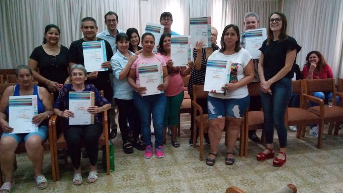 Lee más sobre el artículo Protege tu Casa: familias de Avellaneda recibieron la escritura de su vivienda