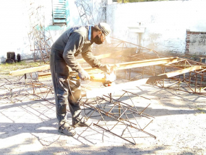 Lee más sobre el artículo Las Toscas: pequeñas construcciones con materiales reciclados