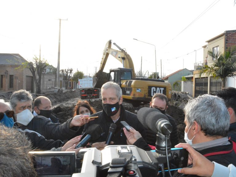 Lee más sobre el artículo Avellaneda continúa invirtiendo en equipamientos para avanzar en obras