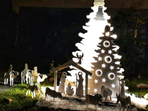 Lee más sobre el artículo Se premiaron las vidrieras y luminarias navideñas más destacadas de Malabrigo