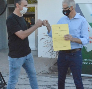 Lee más sobre el artículo Entregaron créditos de la ADR, Banco solidario, y carpetas de adjudicación de lotes
