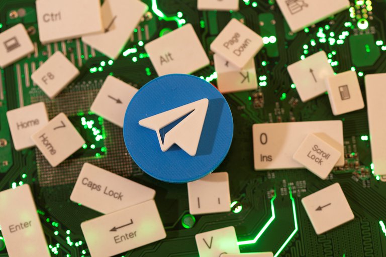 Lee más sobre el artículo Cómo trasladar tus chats completos de WhatsApp a Telegram