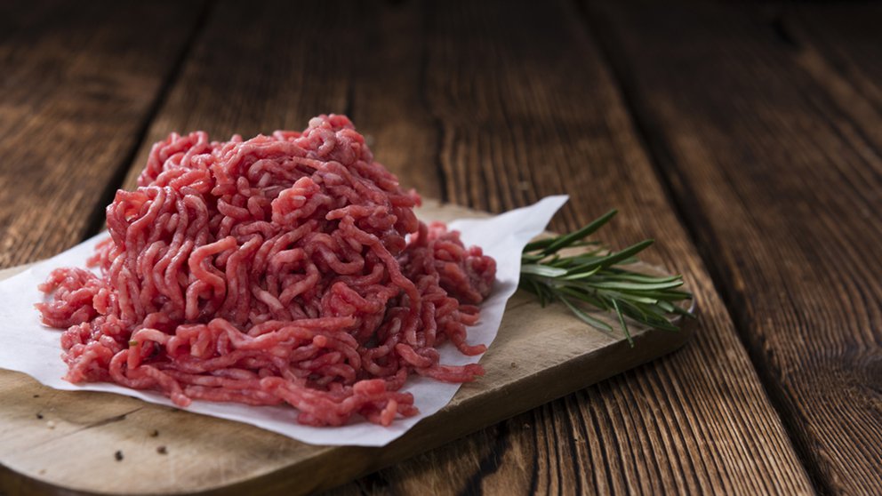 Lee más sobre el artículo Claves para evitar intoxicaciones alimentarias con carne picada
