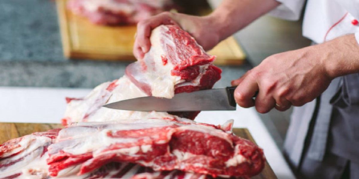 Lee más sobre el artículo Cómo puede afectar a nuestra salud no lavar los cuchillos con los que cortamos alimentos crudos