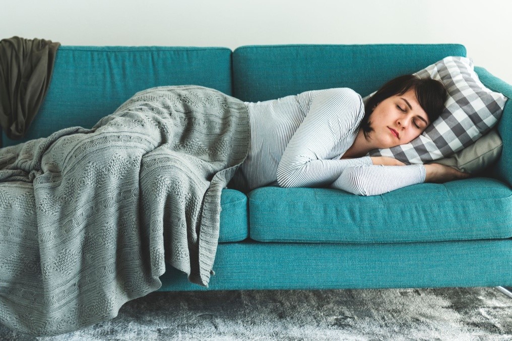 Lee más sobre el artículo Una siesta corta durante el día mejora el sueño nocturno