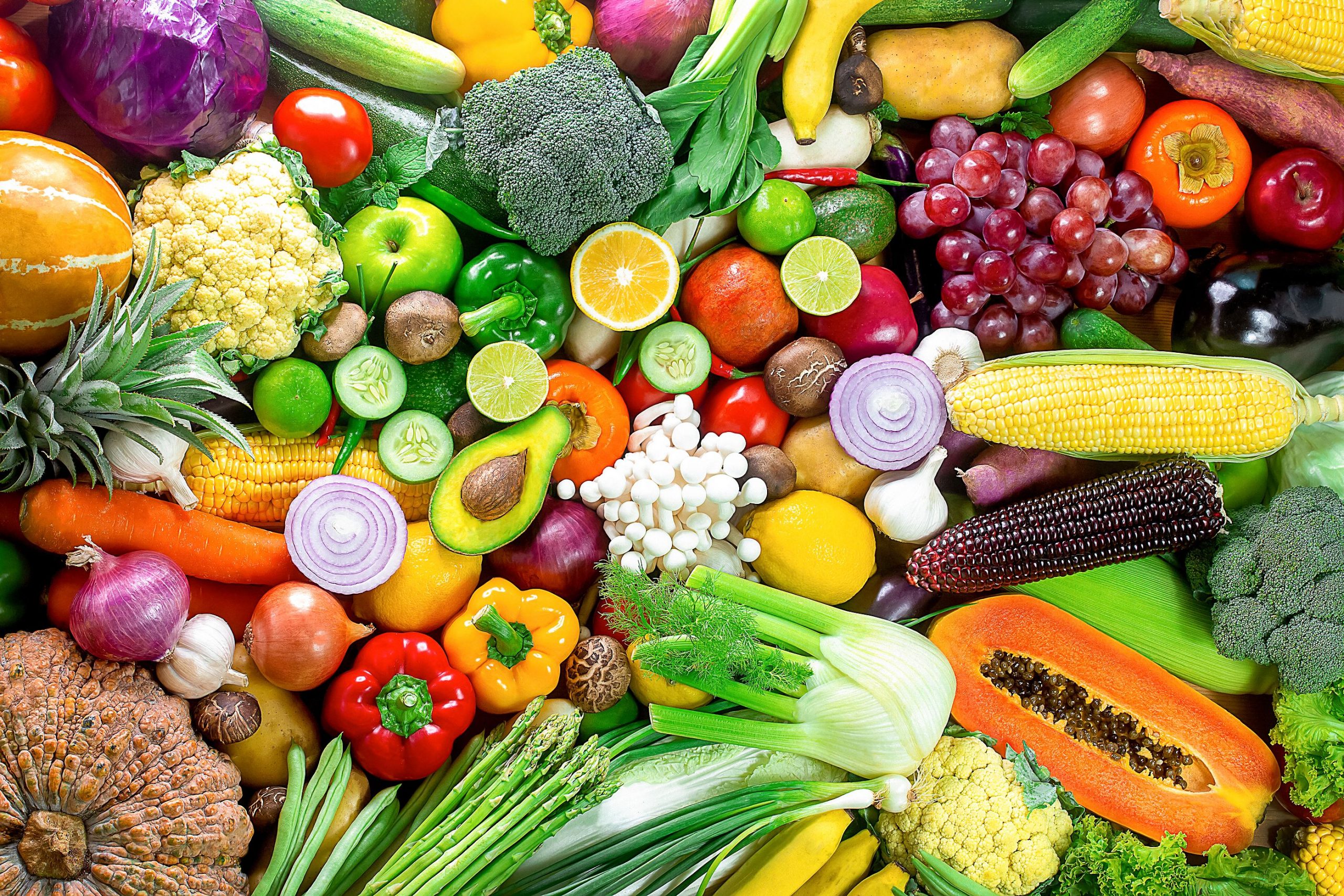 Lee más sobre el artículo Comer dos porciones de frutas y tres de verduras por día alarga la vida