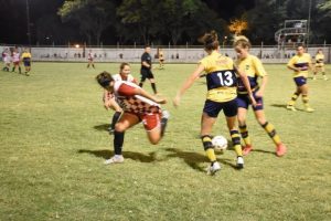 Lee más sobre el artículo Mes de la Mujer: tuvo lugar la primera fecha del Torneo de Fútbol Femenino en Avellaneda