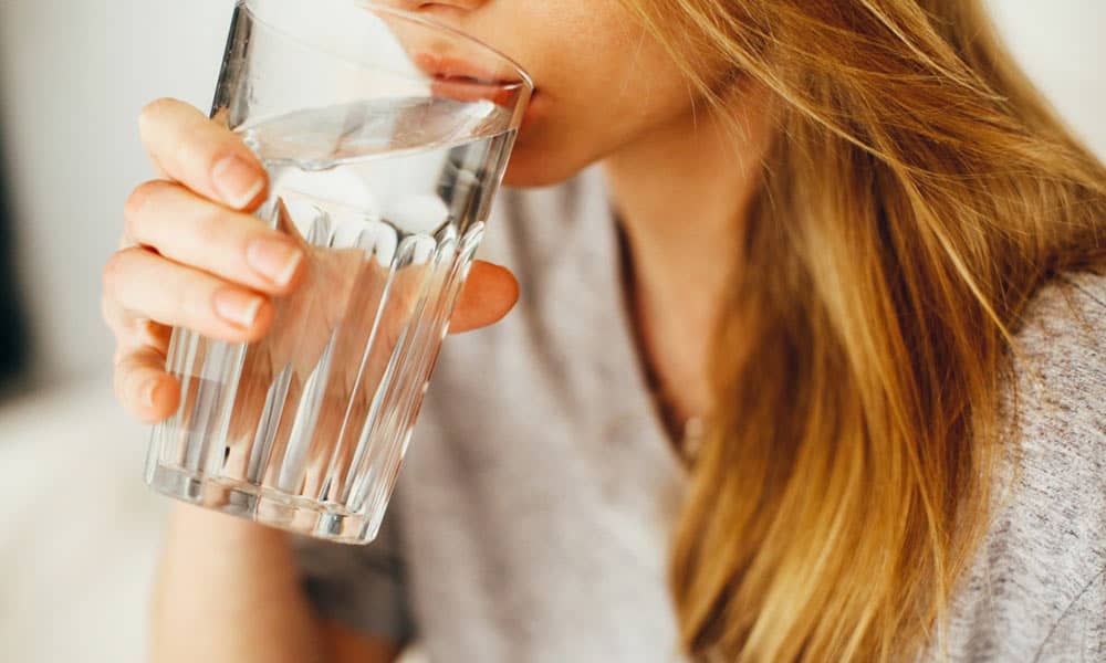 Lee más sobre el artículo ¿Es necesario que una persona sana tome ocho vasos de agua por día?