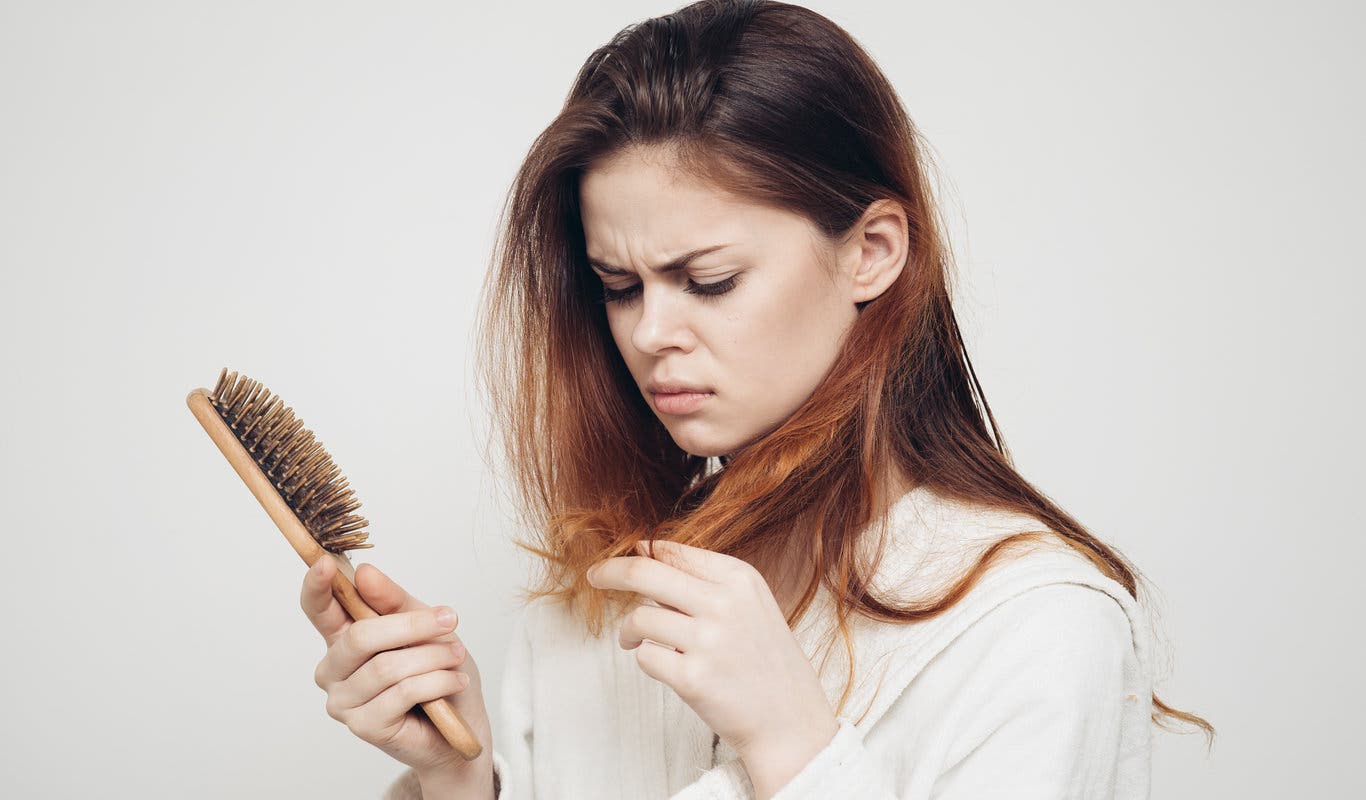 Lee más sobre el artículo Caída del pelo: por qué sucede en esta época y qué se puede hacer