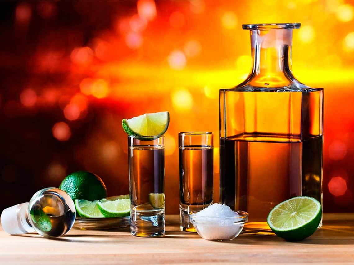 Lee más sobre el artículo Día Internacional del Tequila: tres formas de maridarlo para potenciar los sabores de la cocina mexicana