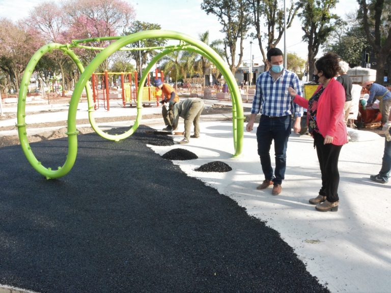 Lee más sobre el artículo Remodelación de la Plaza Central: continúa la puesta en valor de los espacios verdes en Avellaneda
