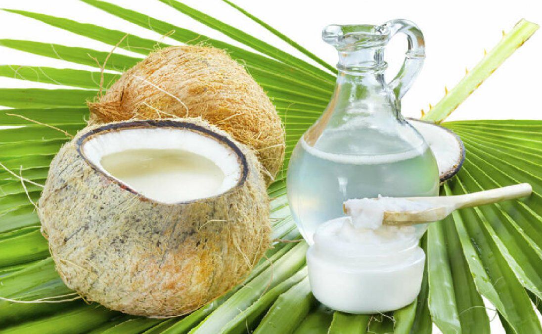 Lee más sobre el artículo Para qué sirve el aceite de coco, cómo se usa y qué beneficios tiene