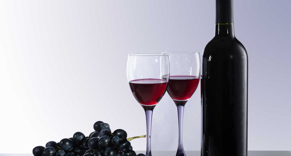 Lee más sobre el artículo 15 beneficios del vino tinto para la salud