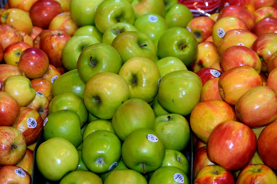 Lee más sobre el artículo Cómo afecta la ingesta de manzana a nuestro organismo