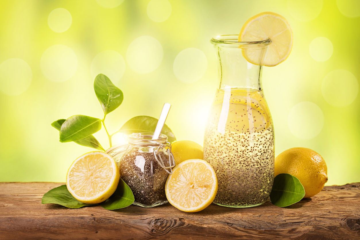 Lee más sobre el artículo Cómo tomar el agua de limón con chía para quemar grasas