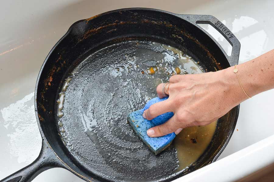 Lee más sobre el artículo Trucos caseros y efectivos para limpiar una sartén quemada