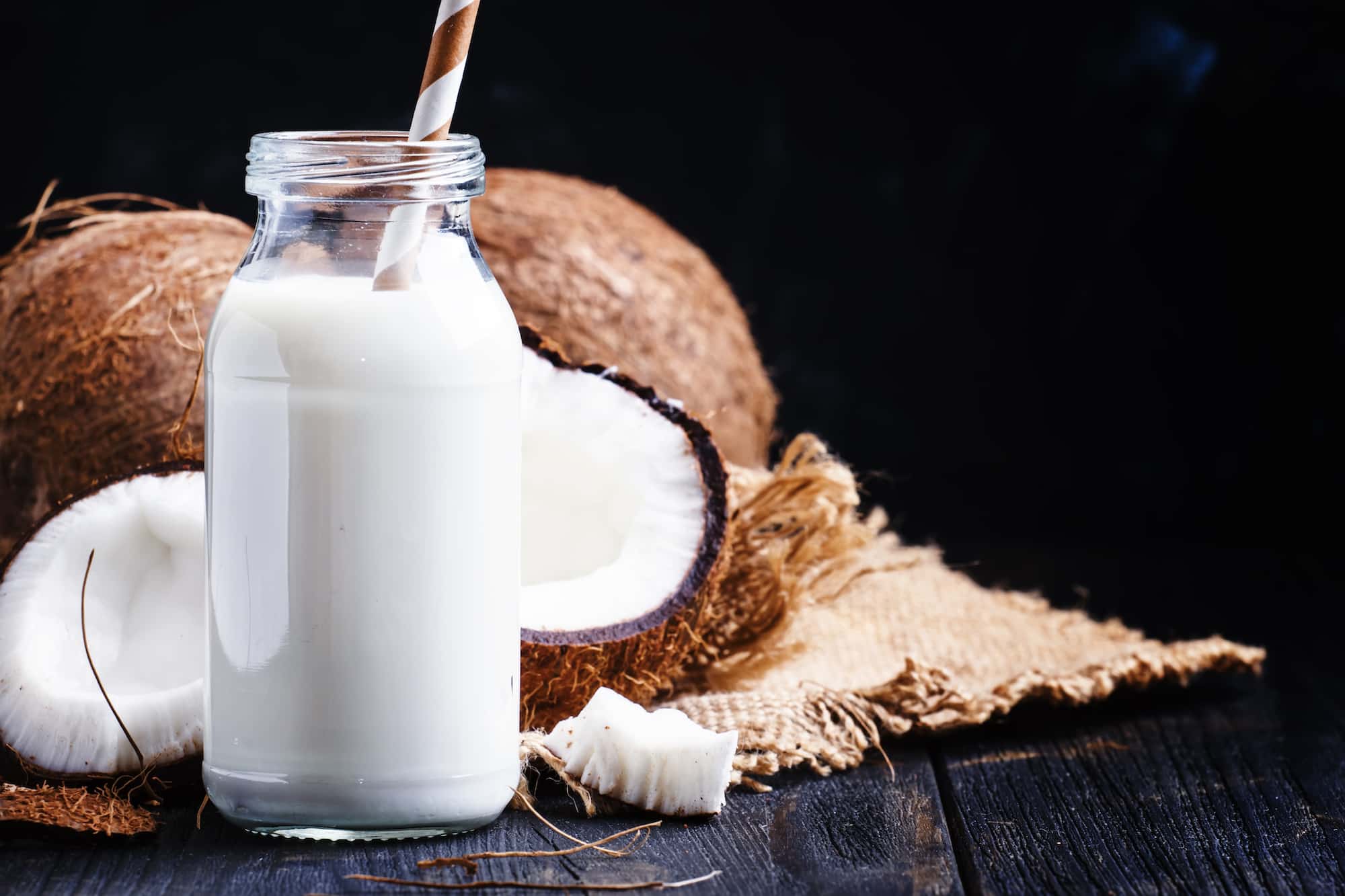 Lee más sobre el artículo Cómo preparar leche de coco y cuáles son sus beneficios