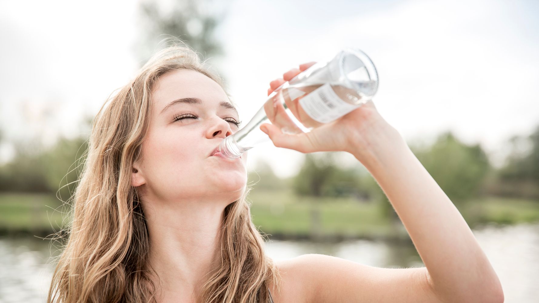 Lee más sobre el artículo Qué podemos beber y comer para mantenernos hidratados en los días de calor