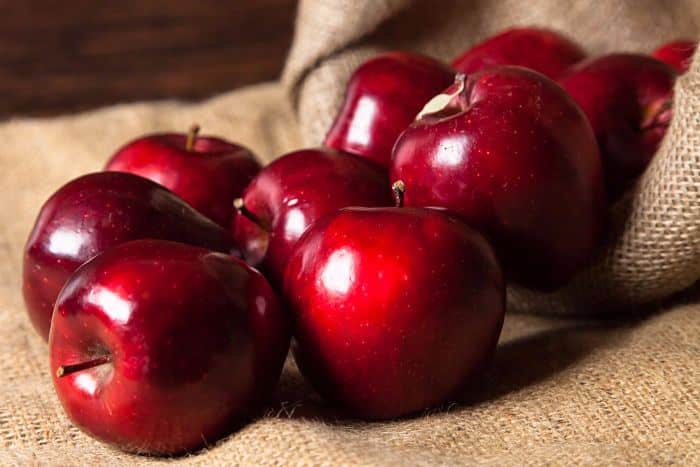 Lee más sobre el artículo Día de la manzana roja: por qué se conmemora el 1º de diciembre
