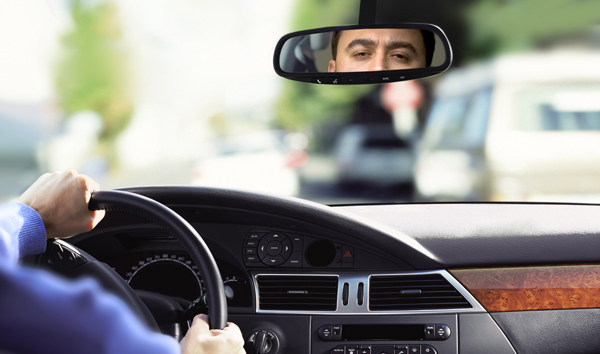 Qué es el punto ciego del auto y cómo minimizarlo para evitar accidentes