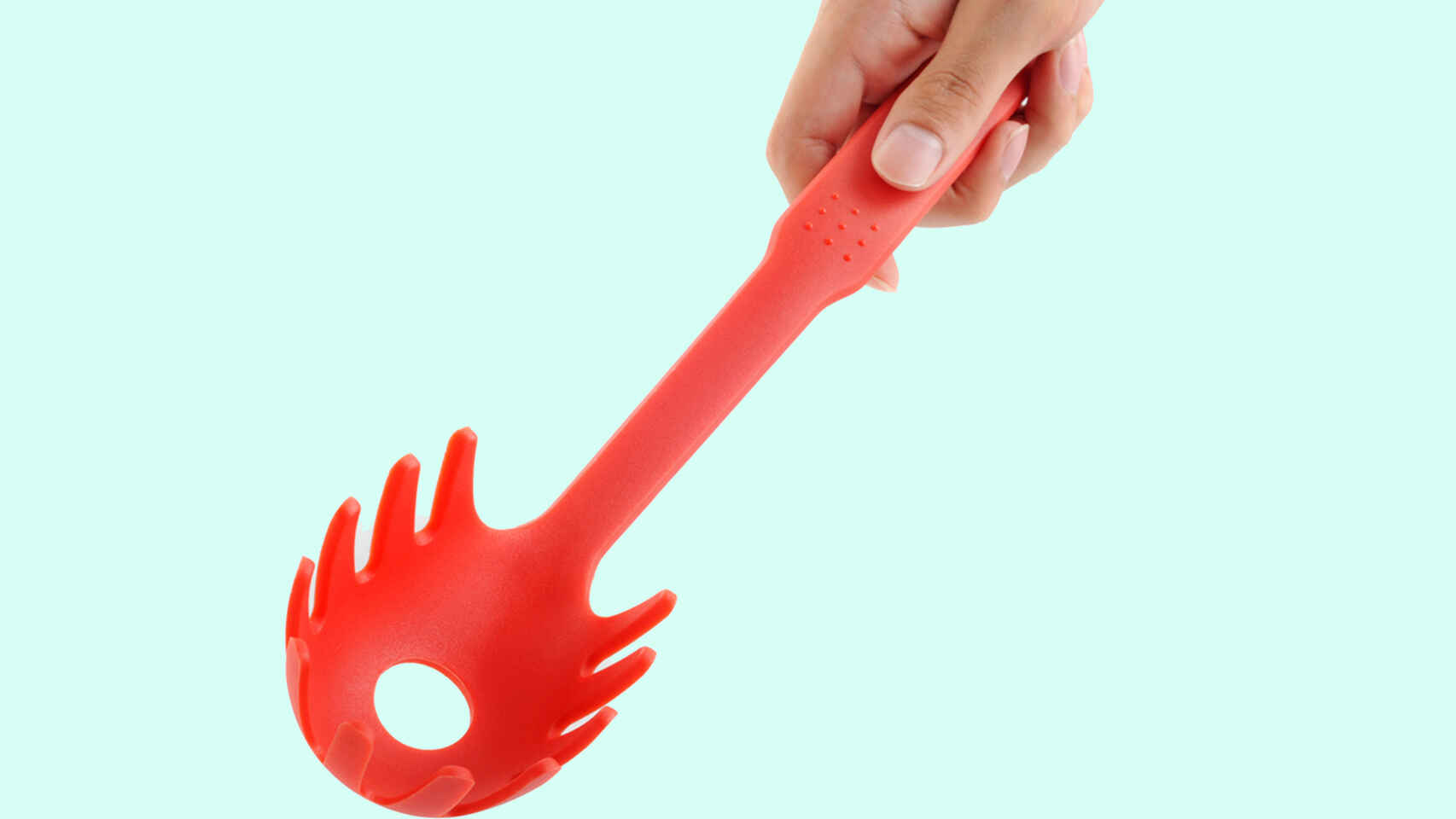 Lee más sobre el artículo Misterio resuelto: para qué sirve el agujero de la cuchara para pastas
