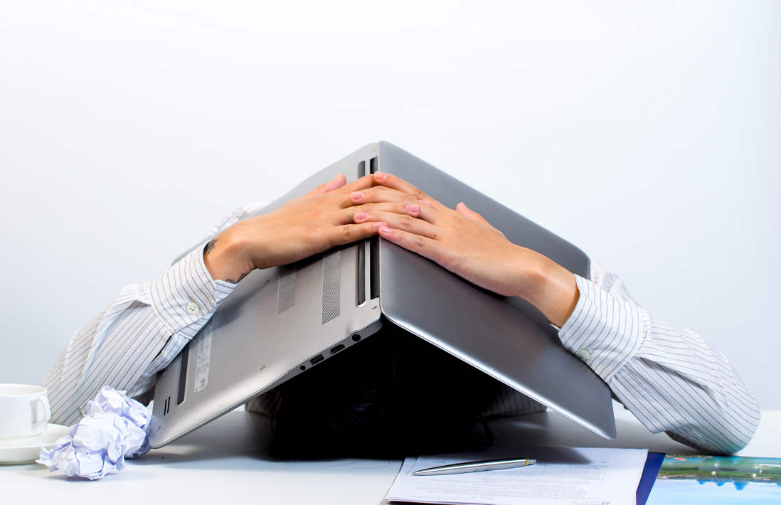 Lee más sobre el artículo Estrés laboral: 5 consejos para no terminar “quemado” por la sobrecarga de trabajo