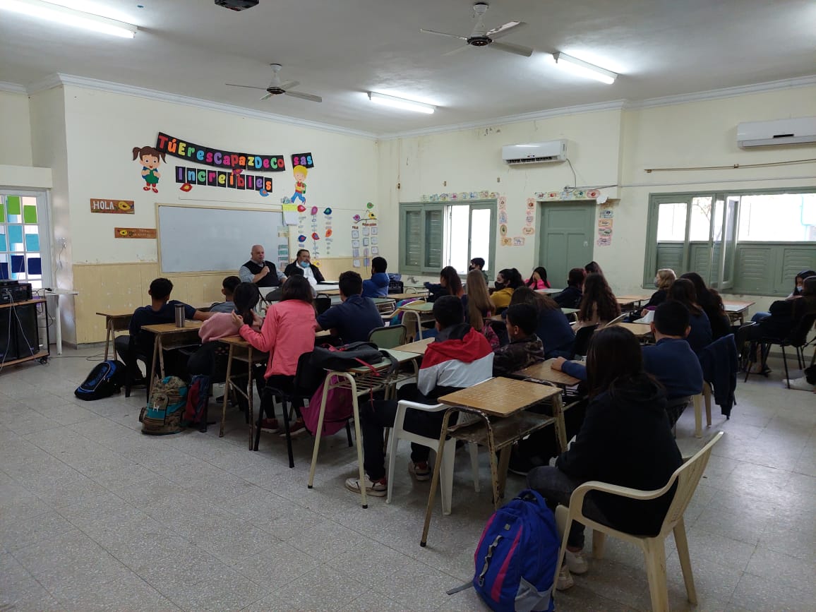 Lee más sobre el artículo El intendente Ramseyer participó de un encuentro estudiantes del Colegio Inmaculada Concepción