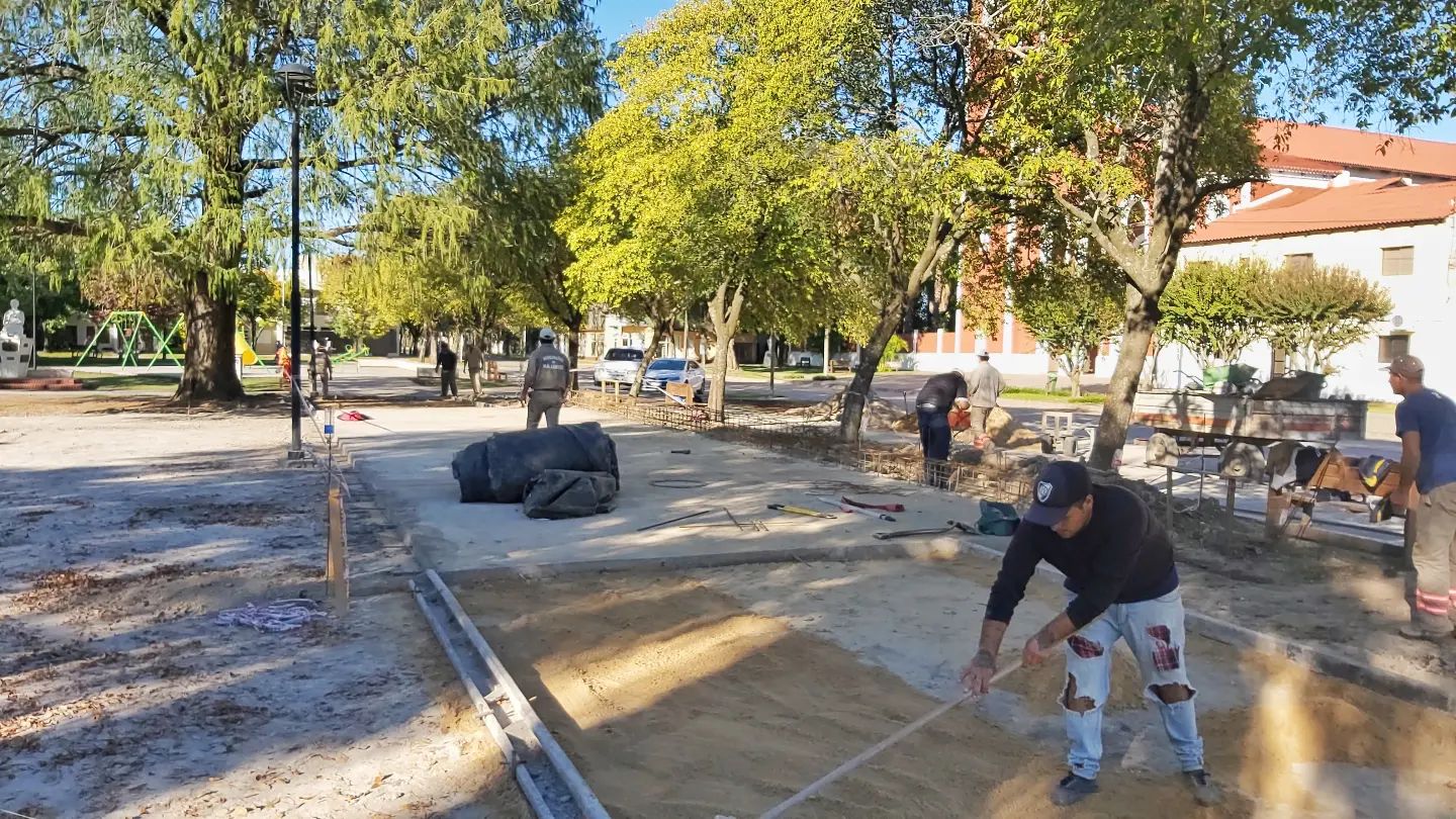 Avanza la obra de remodelación de la Plaza San Martín en Malabrigo