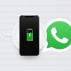 Claves para ahorrar batería en el celular mientras se usa WhatsApp