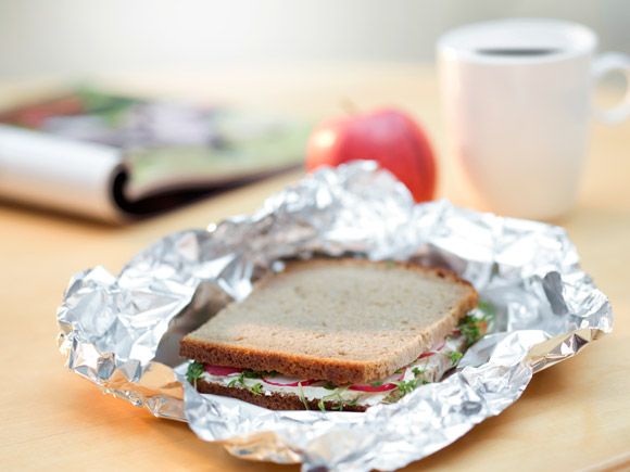 Lee más sobre el artículo Por qué nunca se debe envolver pan en papel aluminio para guardar en el freezer