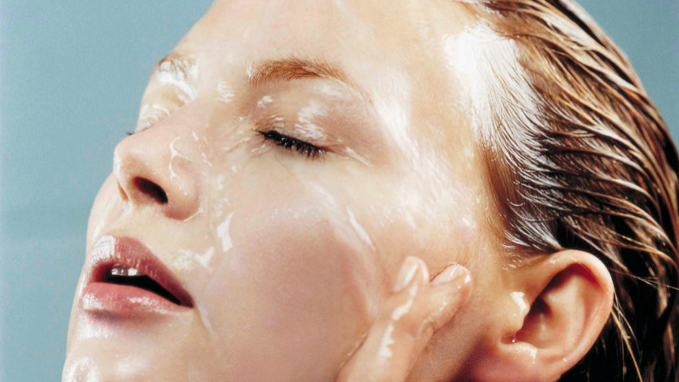 Lee más sobre el artículo La doble limpieza: el método infalible para desmaquillar y limpiar el rostro