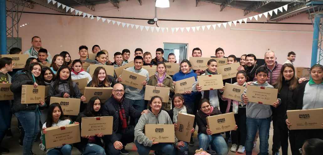 Conectar Igualdad: La provincia continúa con la entrega de netbooks en escuelas santafesinas