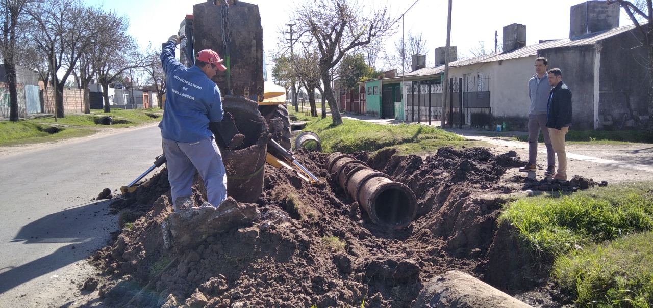 Lee más sobre el artículo Mejoramiento barrial en Avellaneda: Se intensifican las tareas de mantenimiento de desagües