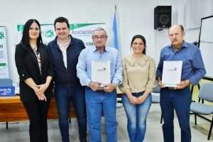Lee más sobre el artículo Entrega de créditos a productores de Malabrigo
