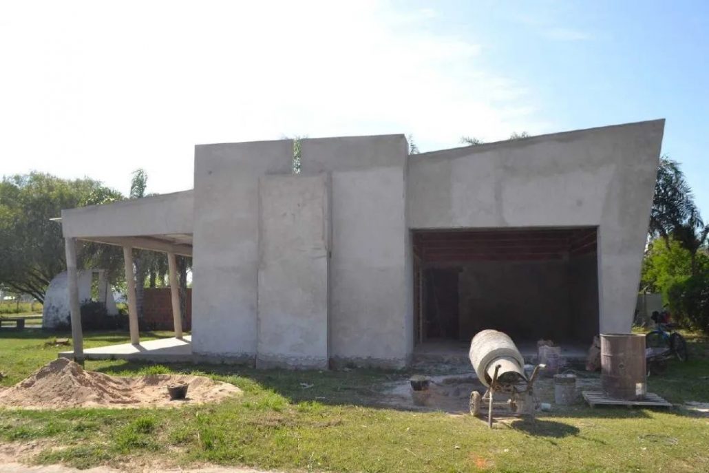 Avanza la construcción de la Sala Velatoria Municipal en Romang