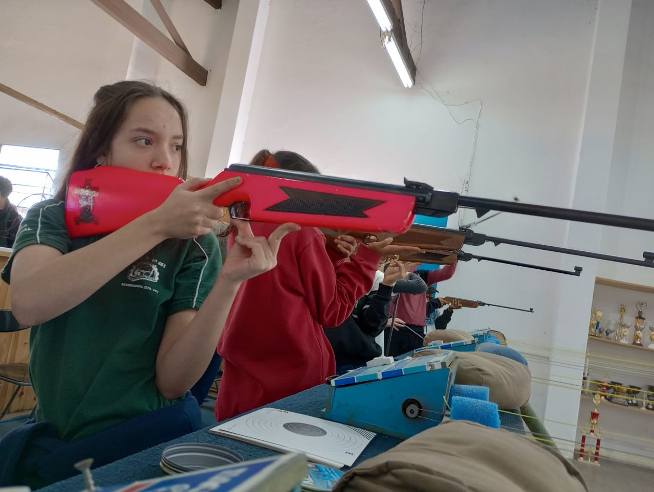 Lee más sobre el artículo Estudiantina Olímpica Reconquista 2022: disciplina Tiro con rifle de aire quebrable