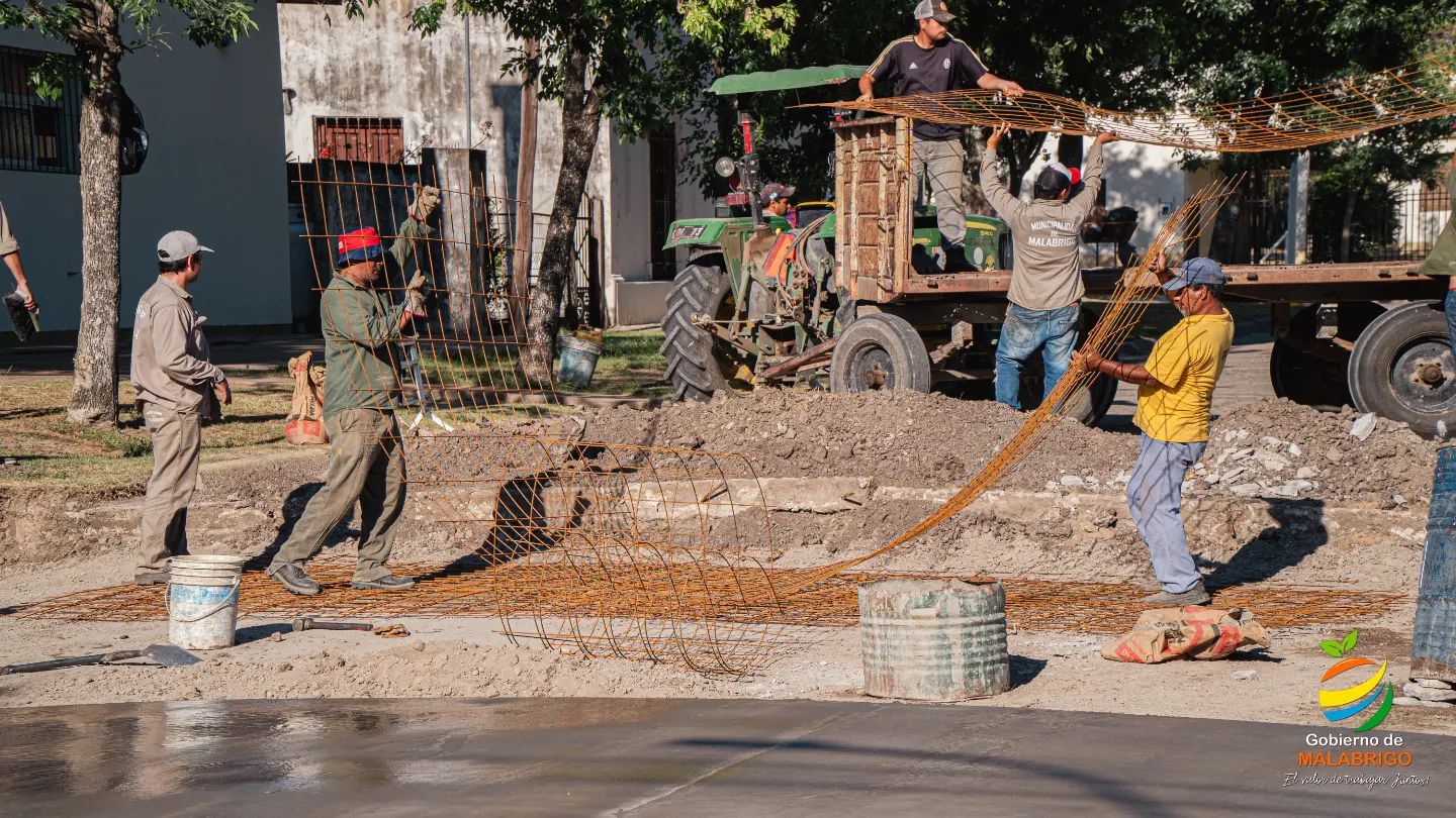 Lee más sobre el artículo Avance de obra: pavimentación de calle Santiago del Estero