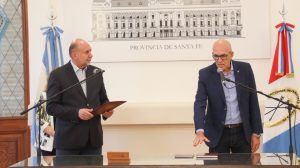Lee más sobre el artículo Víctor Debloc asumió como ministro de Educación de la provincia