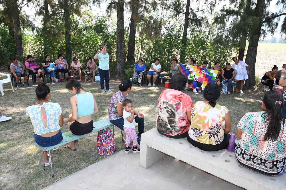 Mes de la mujer: Exitoso encuentro en zona rural de Avellaneda “Construyendo relaciones saludables”