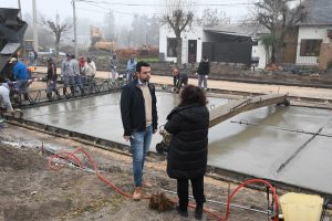 Lee más sobre el artículo Calle 302: “con el pavimento llega una mejor calidad de vida y conectividad más segura para los vecinos”