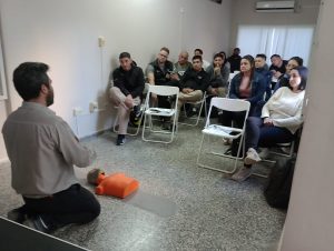Lee más sobre el artículo Manos listas para ayudar: Más de 500 personas capacitadas en primeros socorros Reconquista