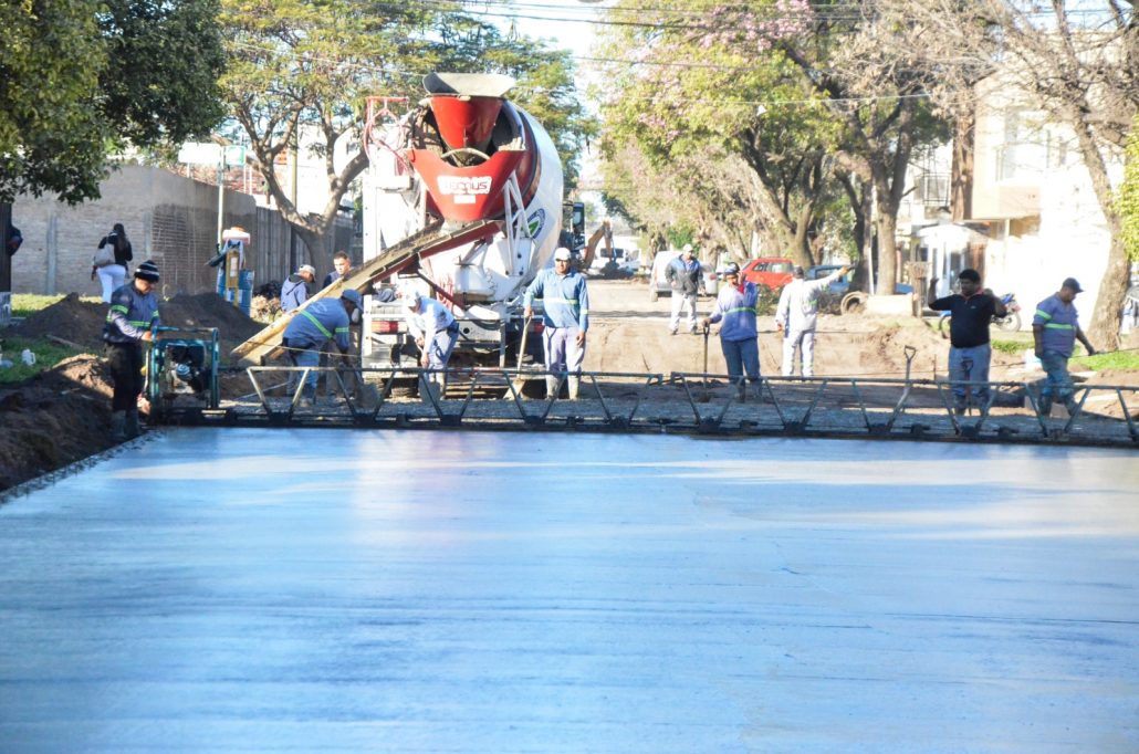 Avances que transforman: Barrio Moreno celebra la finalización de su quinta cuadra pavimentada